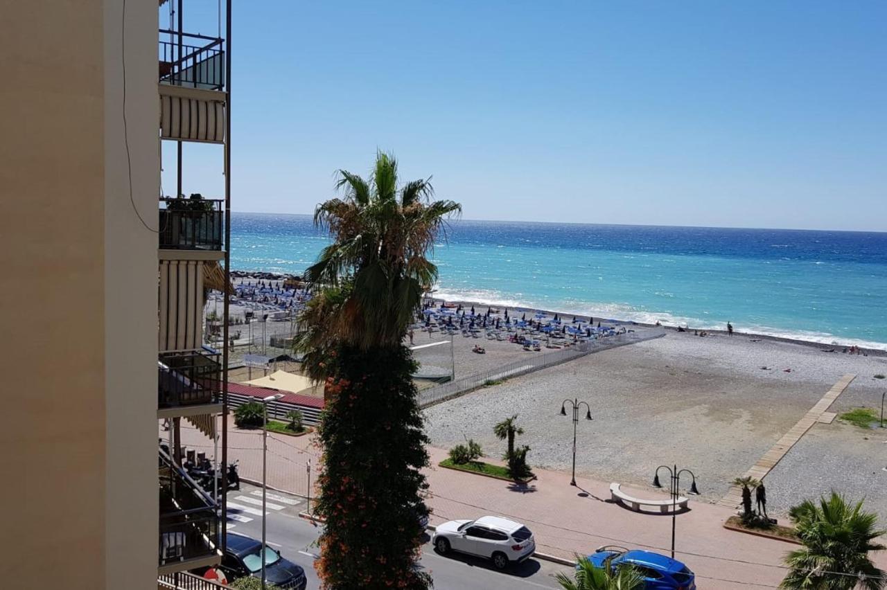 Apartamento Casalmare Sabina Ventimiglia Exterior foto
