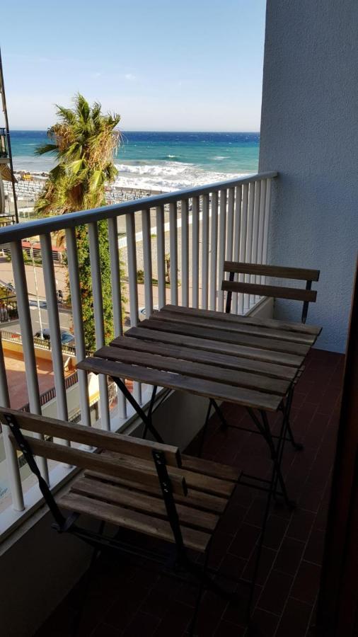 Apartamento Casalmare Sabina Ventimiglia Exterior foto